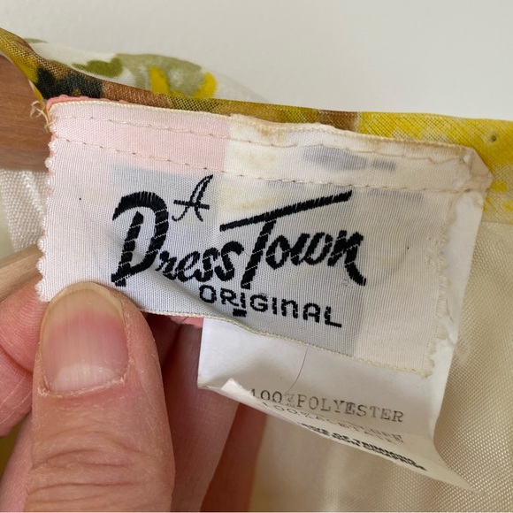 Vintage sheer floral maxi layering jacket - Picture 14 of 16